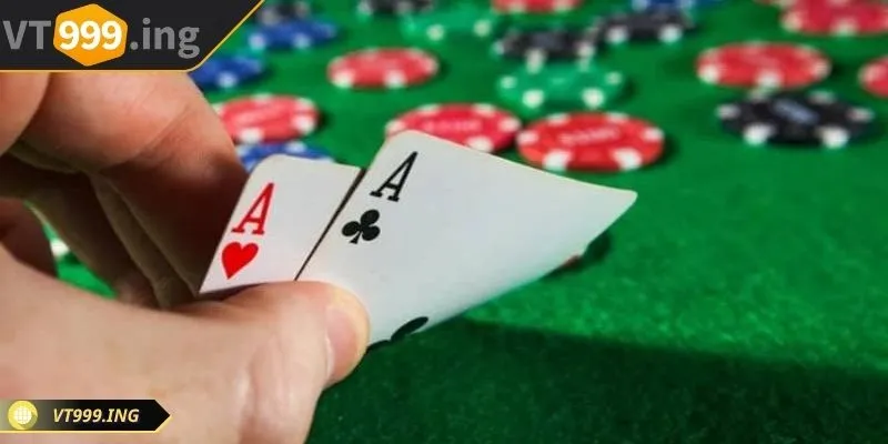 Bài xì dách kết hợp cả may mắn và chiến thuật tính toán chuẩn